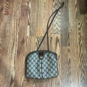 gucci purse very old bag my dad passed it down to me